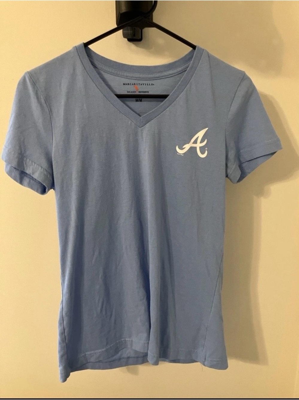 Atlanta Braves Margaritaville Women's Sky Blue V-Neck Tee Size Medium